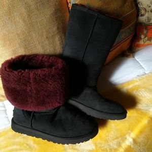 Tall black/burgundy UGGs, EUC!